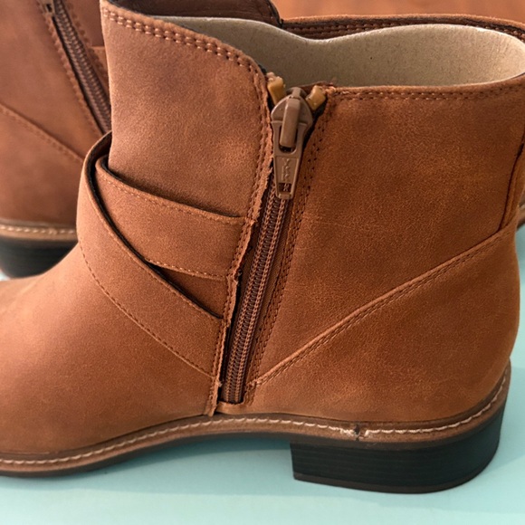 White Mountain Brown Heeled Boots with Strap NWOT - Picture 6 of 7